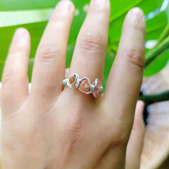 Dainty Handmade Silver 3-Stone Wire Ring, size 7.5 - Picture 6 of 7